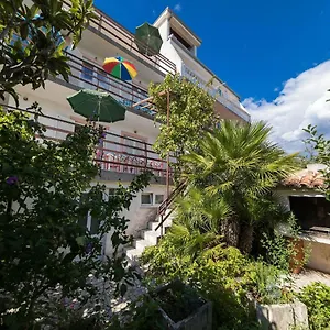 https://apartment-miklic-b.primorje-gorskikotar.com